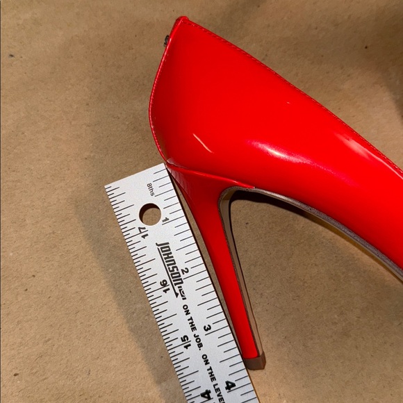 BCBGeneration Lenny Smooth Soft Patent Pumps - Pointed Toe Heels, Size 7 B - EUC - Picture 16 of 17